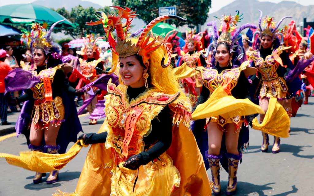 En Puno rezan para que tercera ola no arruine la festividad Virgen de la Candelaria