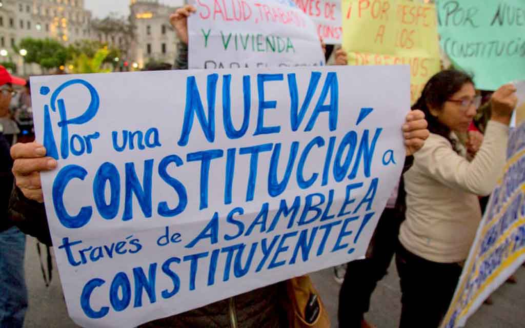 El error de pedir una nueva Constitución sin más explicaciones